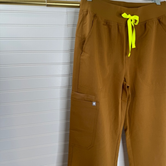 NWT Figs Wide Leg Scrub Pant Earth Limited Edition - Picture 2 of 4